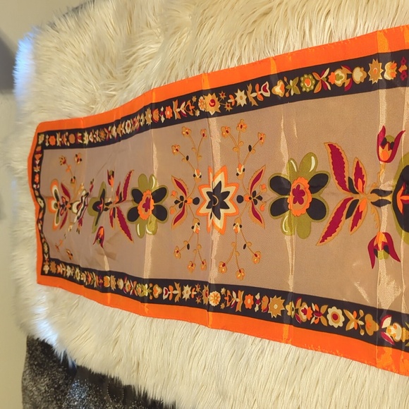 Orange fall colors twill hand printed scarf - Picture 4 of 4